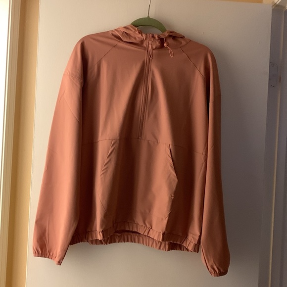 Shorts and jacket - Picture 9 of 15